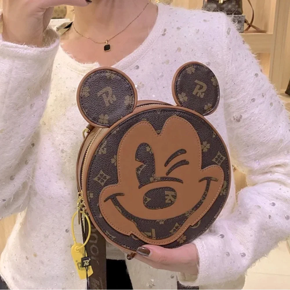 ✨$450✨ WATER PROOF MICKEY MOUSE ZIPPER CROSSBODY BAG Disney land - Picture 3 of 14